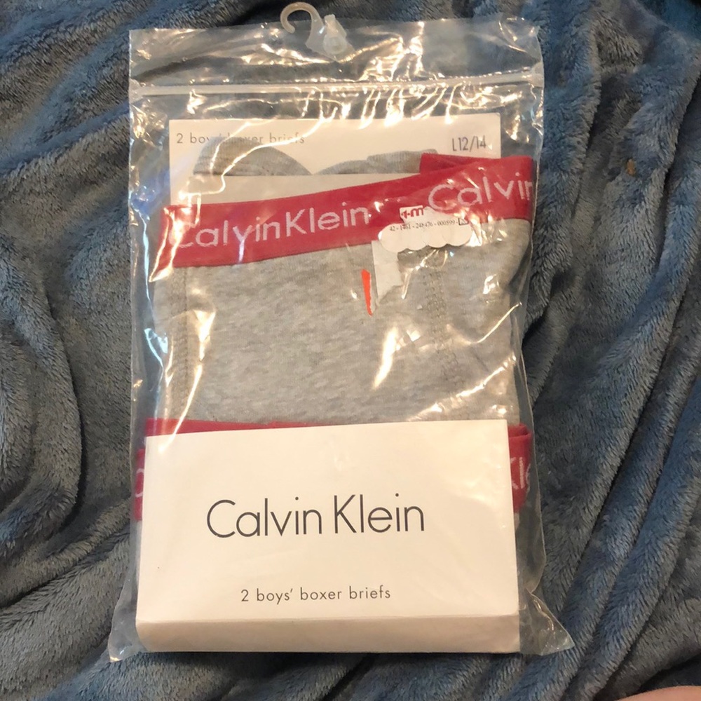 2 boys boxer briefs Calvin Klein